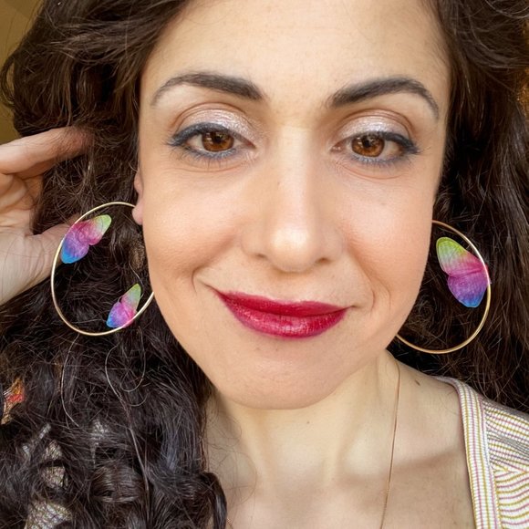 🆕🦋 🌈 Rainbow Butterfly Hoop Earrings - Picture 2 of 10